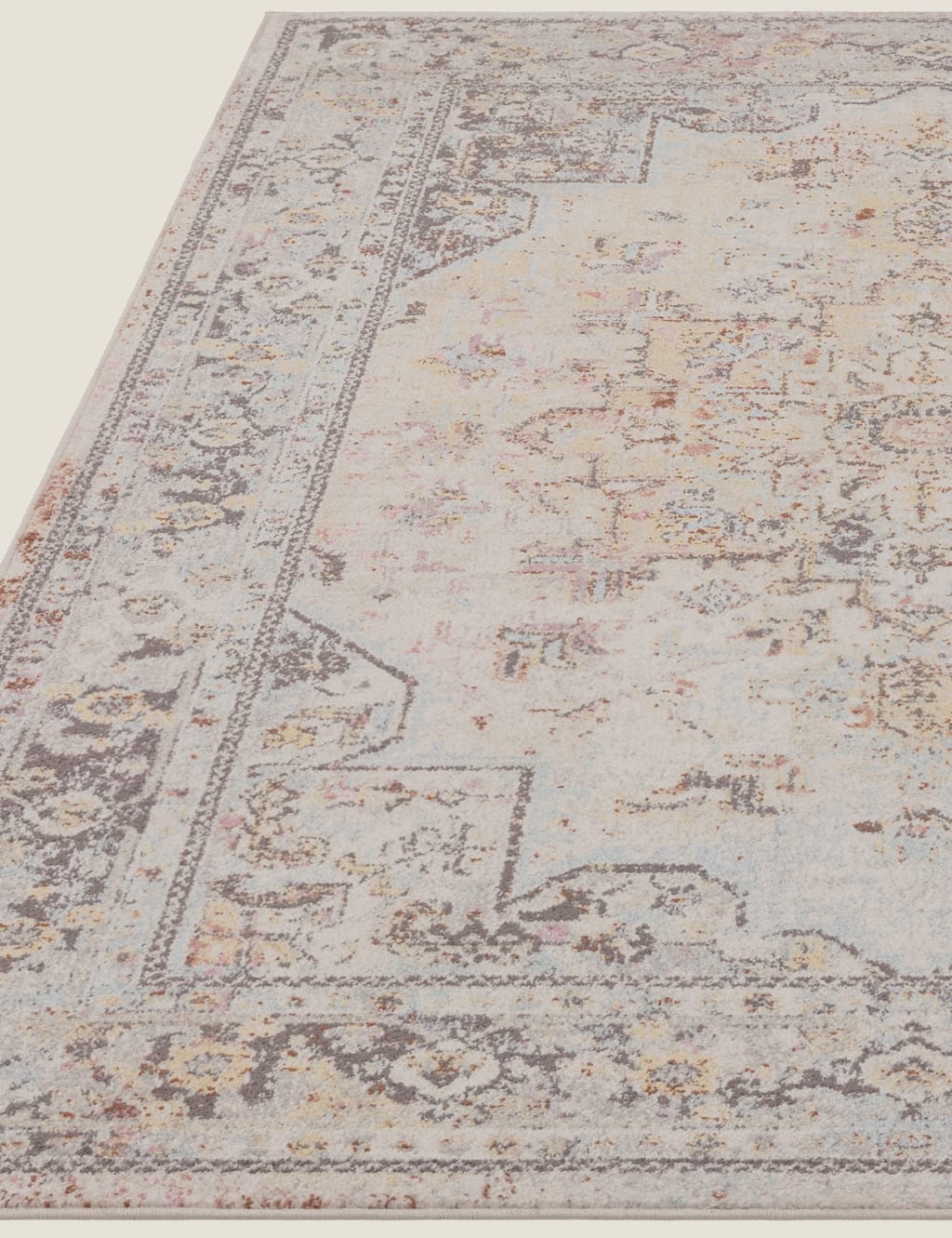 Flores Ester Persian Rug 3 of 5