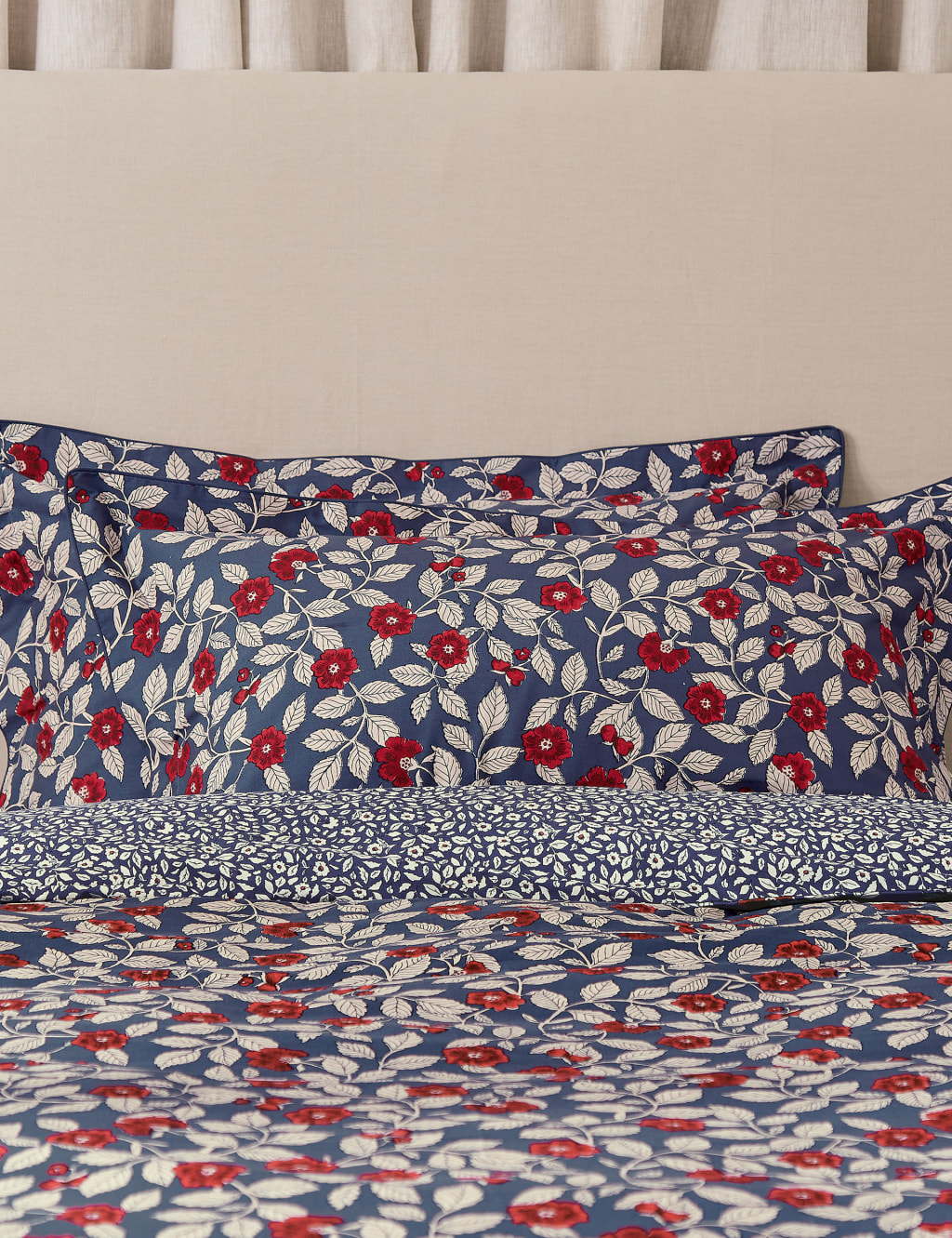 Pure Cotton Grove Floral Bedding Set 5 of 5