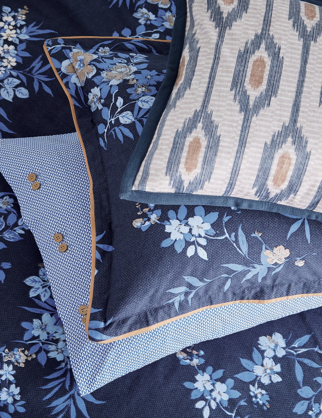 Pure Cotton Nahla Bedding Set 3 of 3