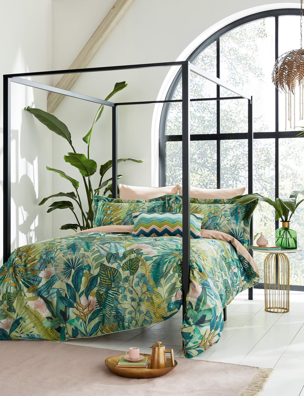 Pure Cotton Sateen Floreana Bedding Set 1 of 5