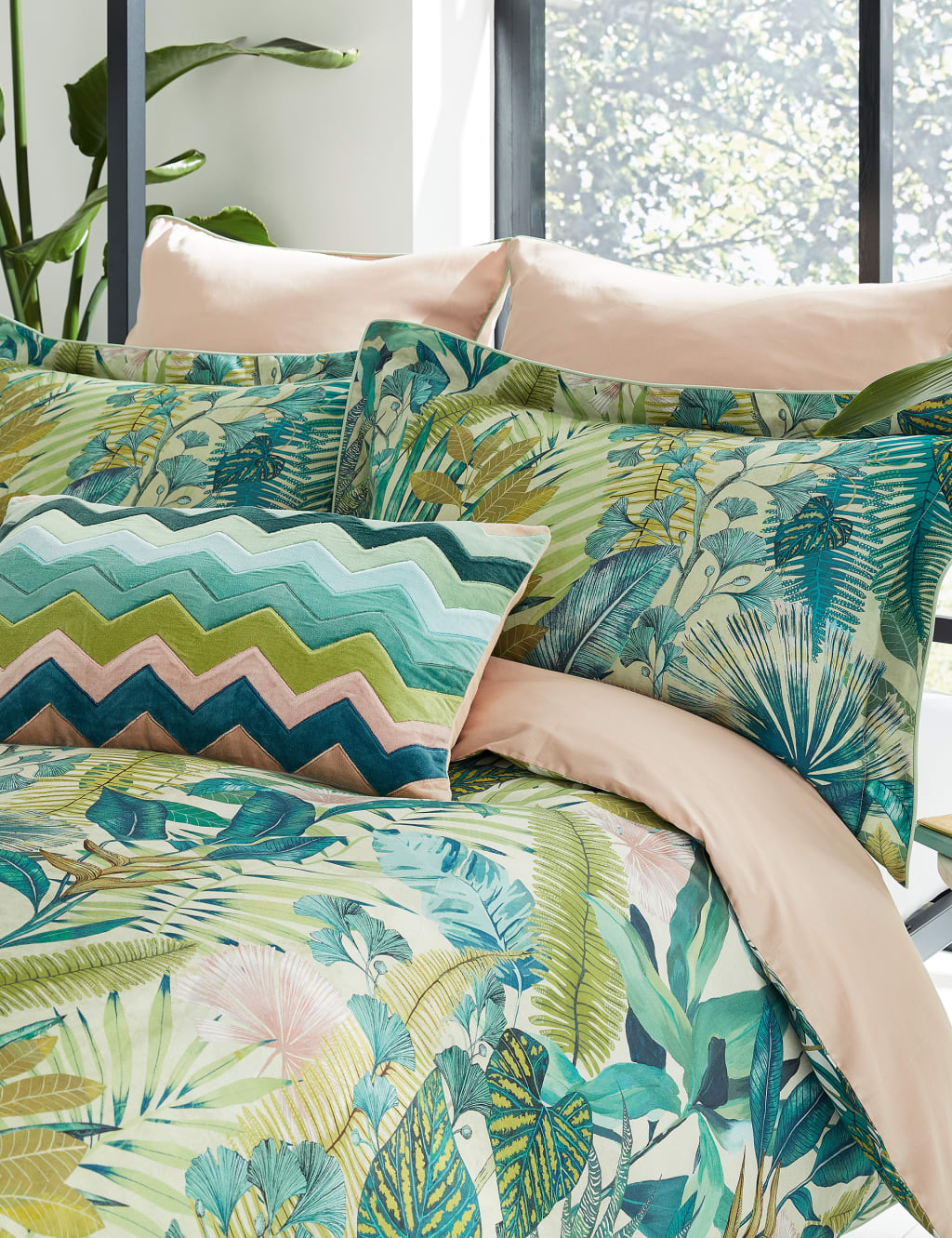 Pure Cotton Sateen Floreana Bedding Set 3 of 5
