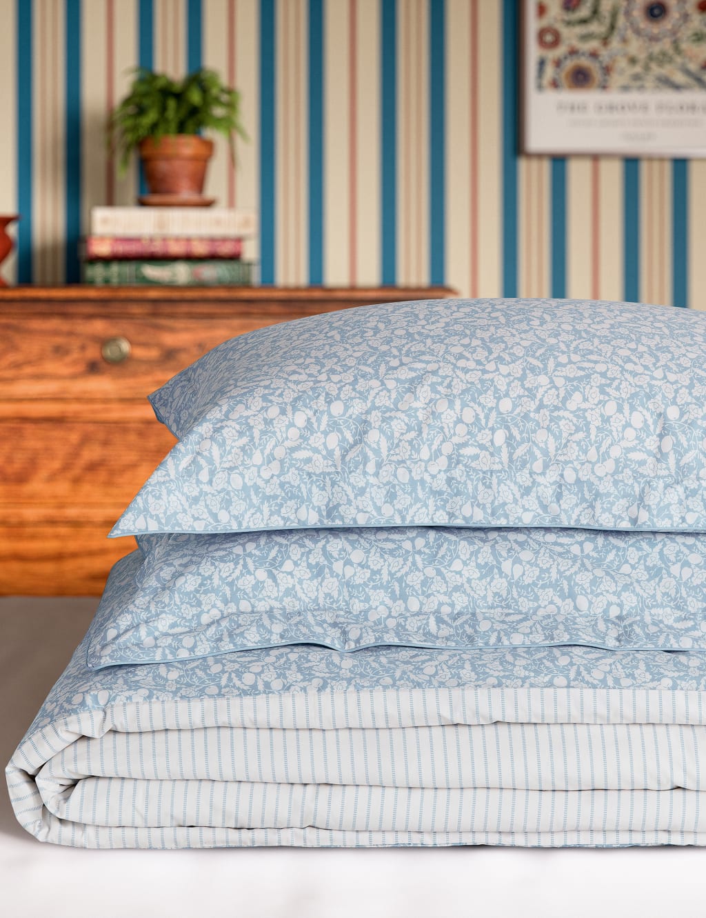 Pure Cotton Fruity Ditsy Bedding Set 6 of 6