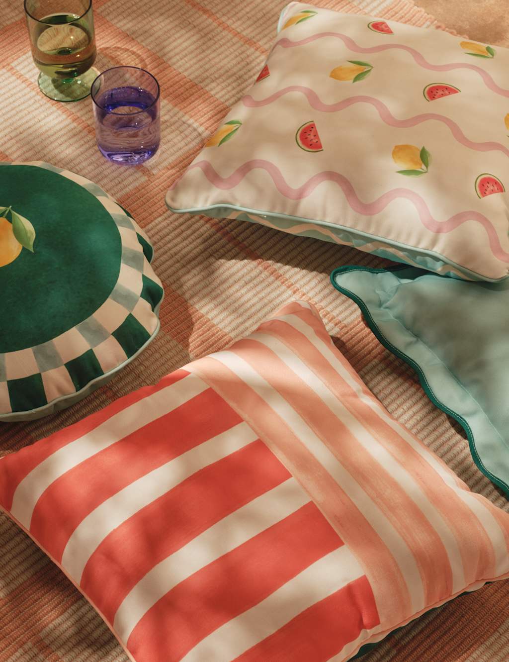 Set of 2 Lemon & Cherry Outdoor Cushions 6 of 7