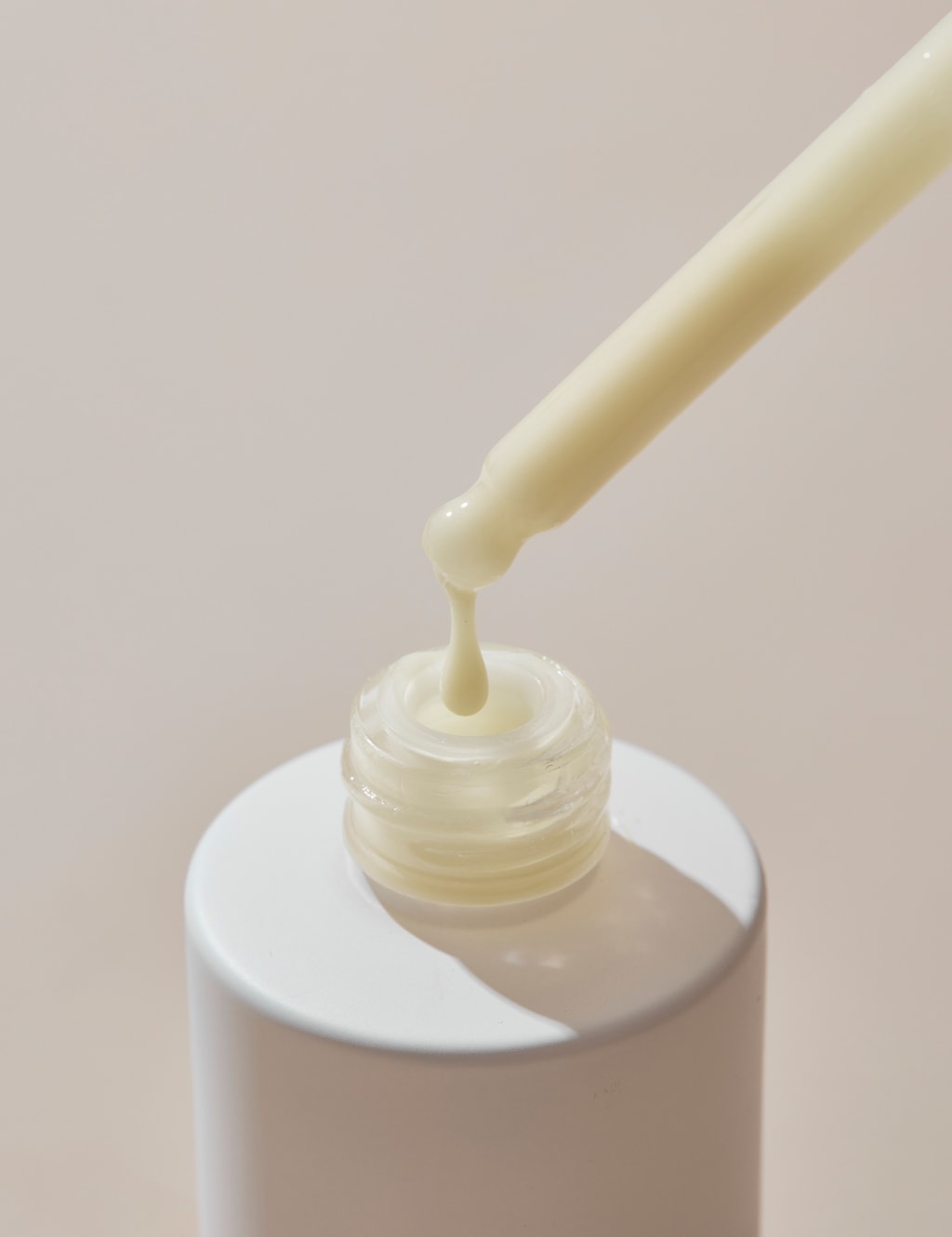 Dawn to Dusk SPF50+ Serum 50ml 7 of 7