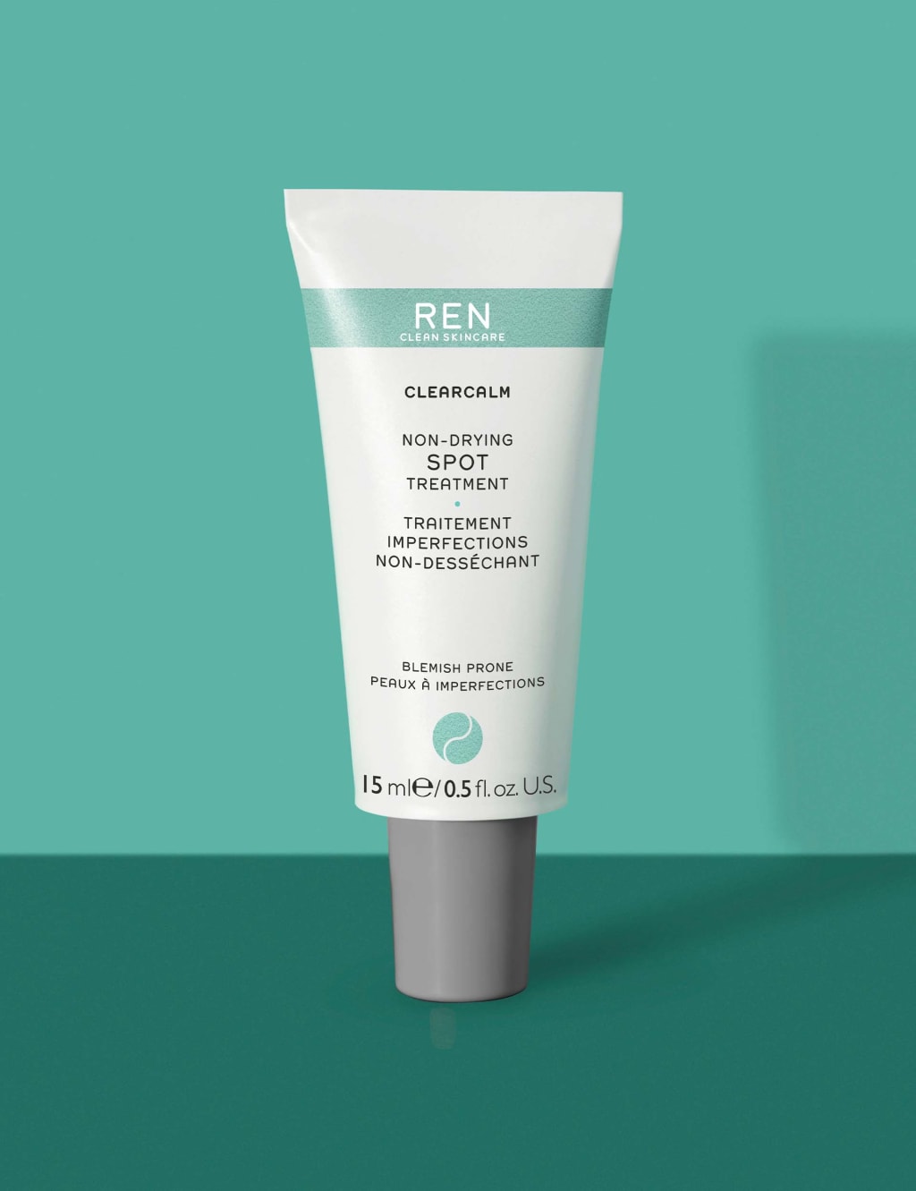 Clearcalm™ Non-Drying Spot Treatment 15ml 2 of 5