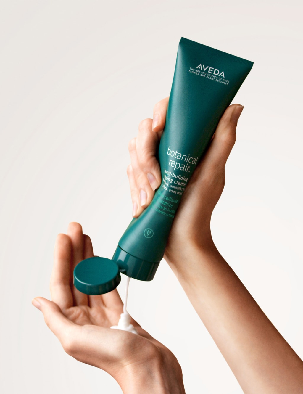 Botanical Repair™ Bond-Building Styling Crème 150ml 5 of 8
