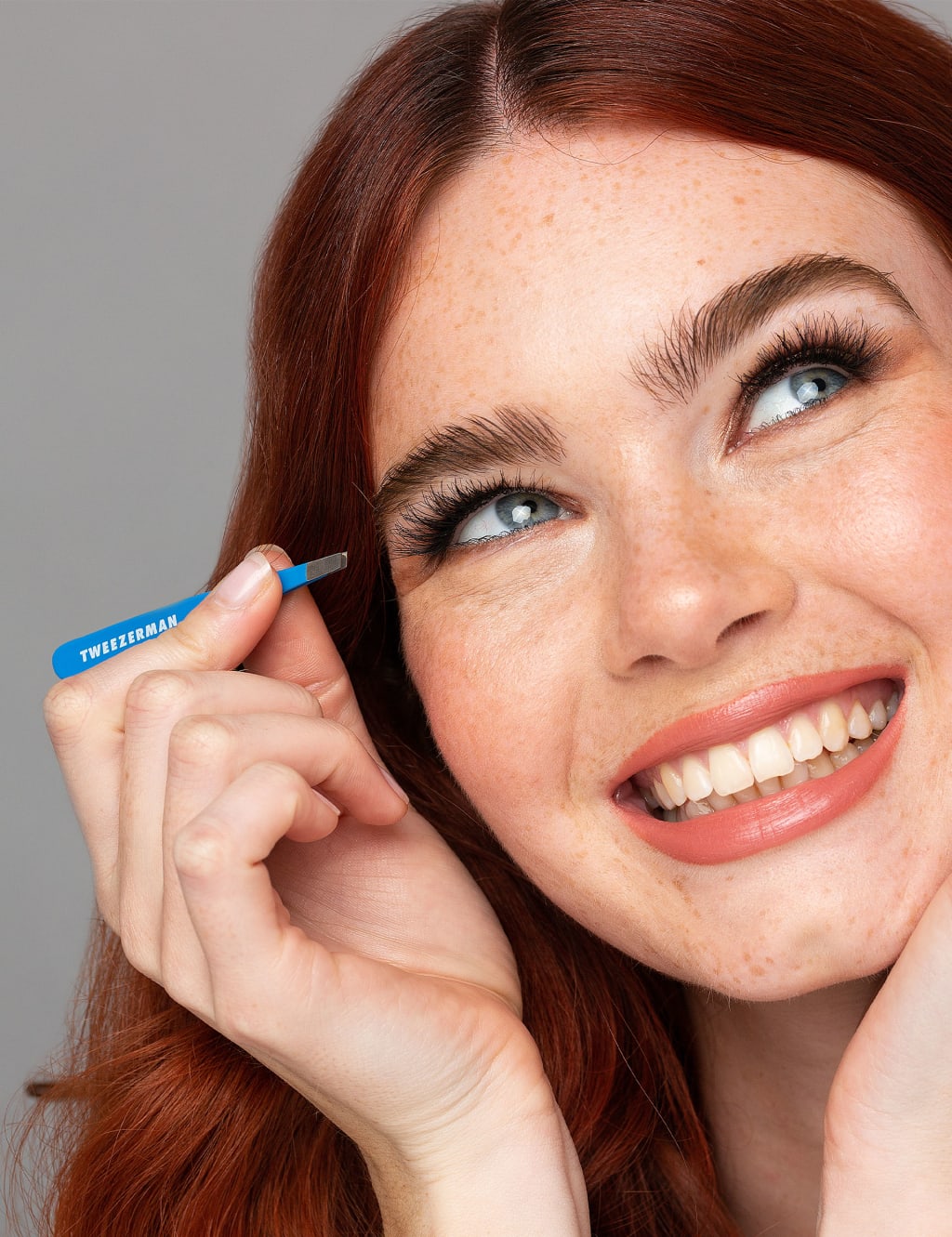Mini Slant Tweezer Bahama Blue 4 of 5