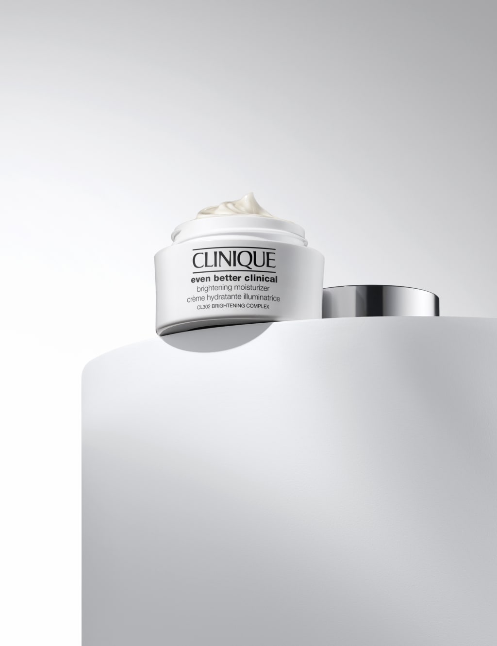 Even Better Clinical™ Brightening Moisturizer 50ml 4 of 5