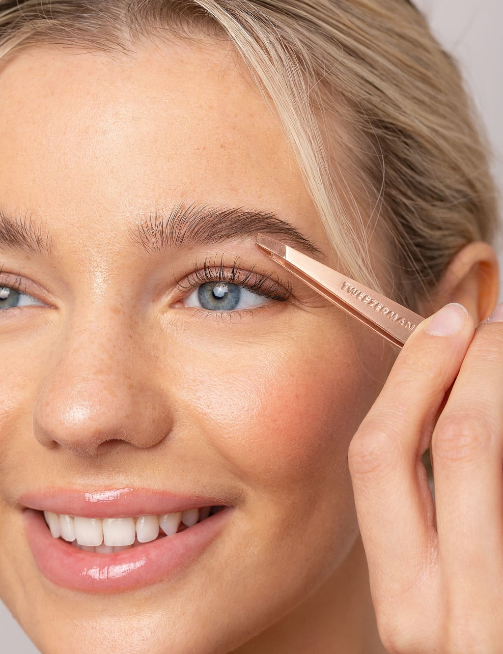 Rose Gold Slant Tweezer 5 of 5