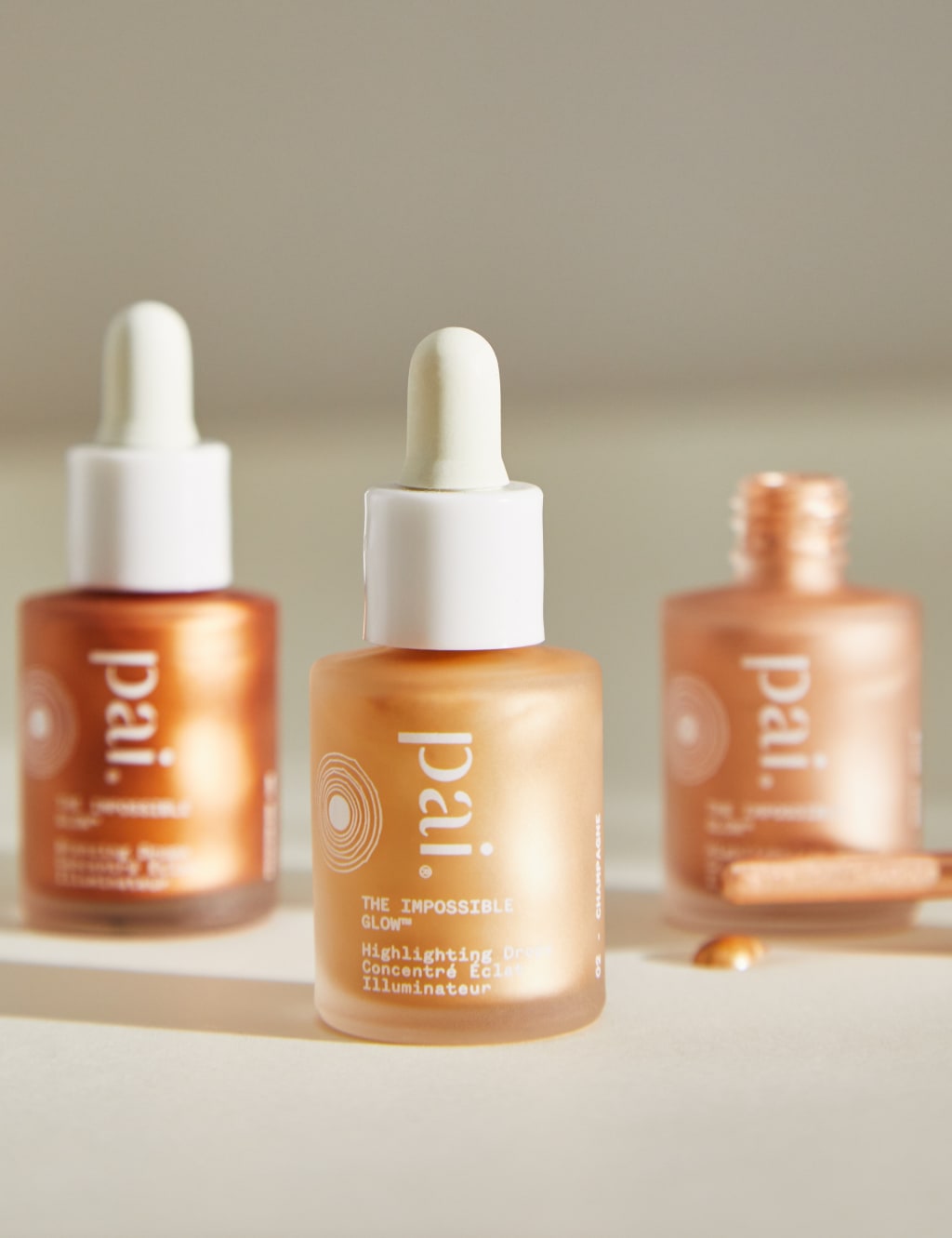 The Impossible Glow Bronzing Drops 10ml 4 of 7