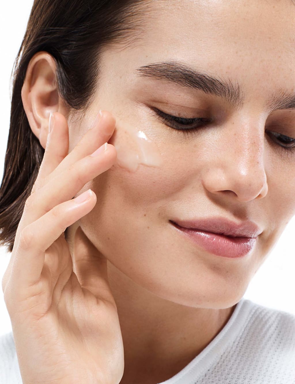 Even Tone Experts: Brightening Skincare Gift Set 4 of 5