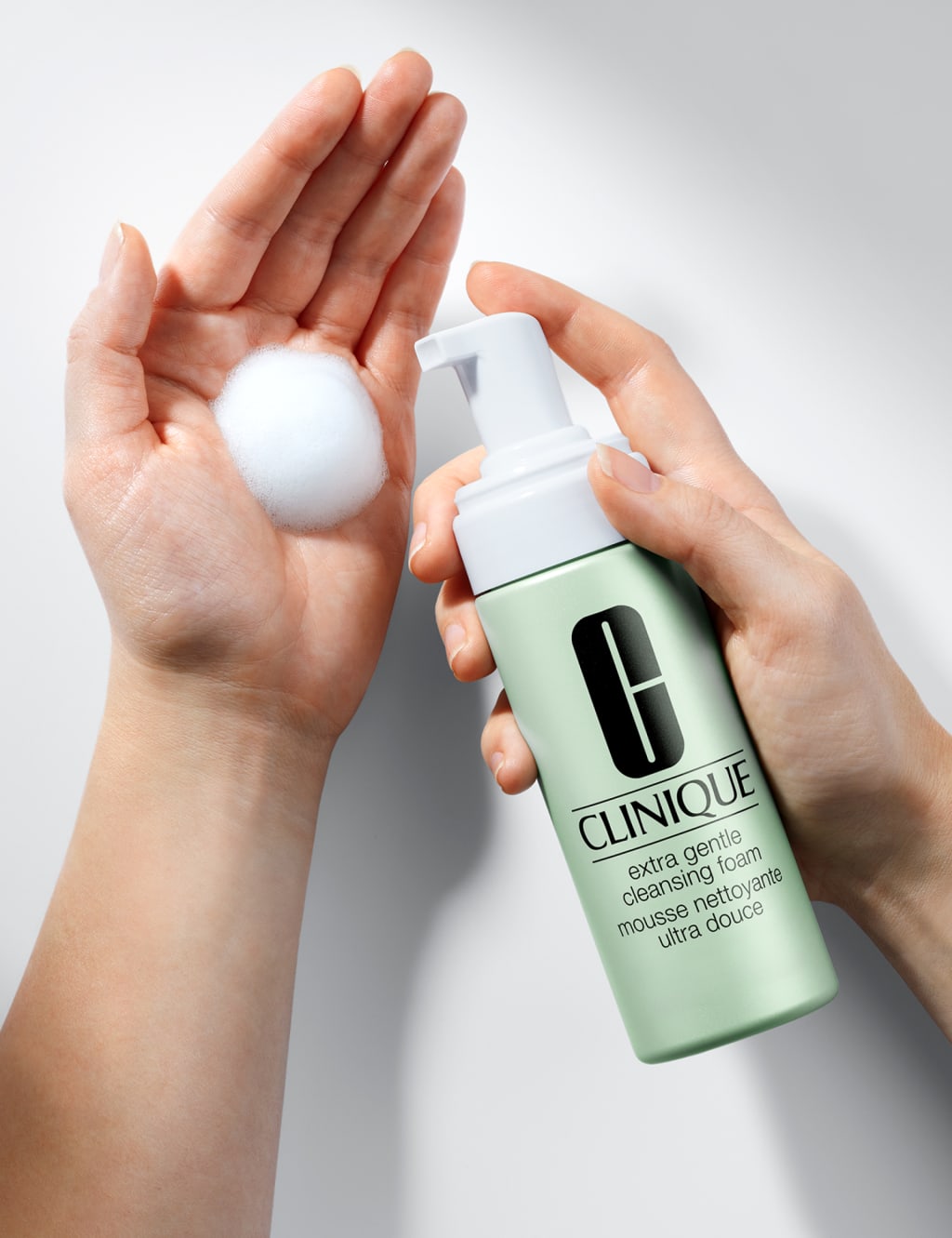 Extra Gentle Cleansing Foam 125ml 4 of 5