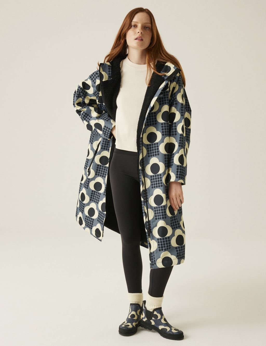 Orla Kiely Waterproof Hooded Changing Robe 3 of 7