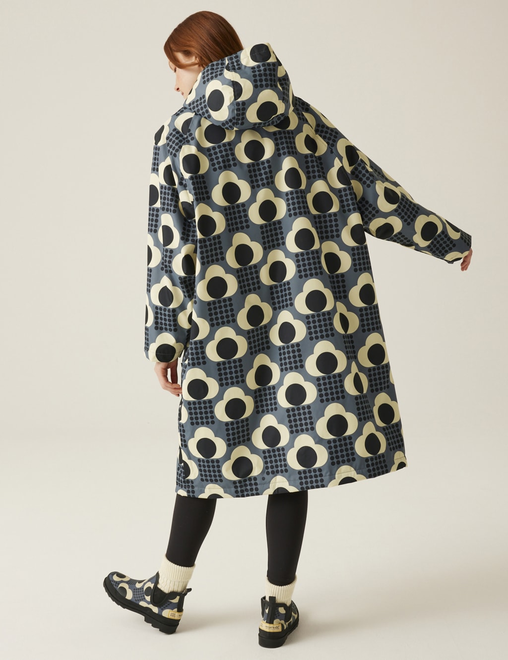 Orla Kiely Waterproof Hooded Changing Robe 4 of 7