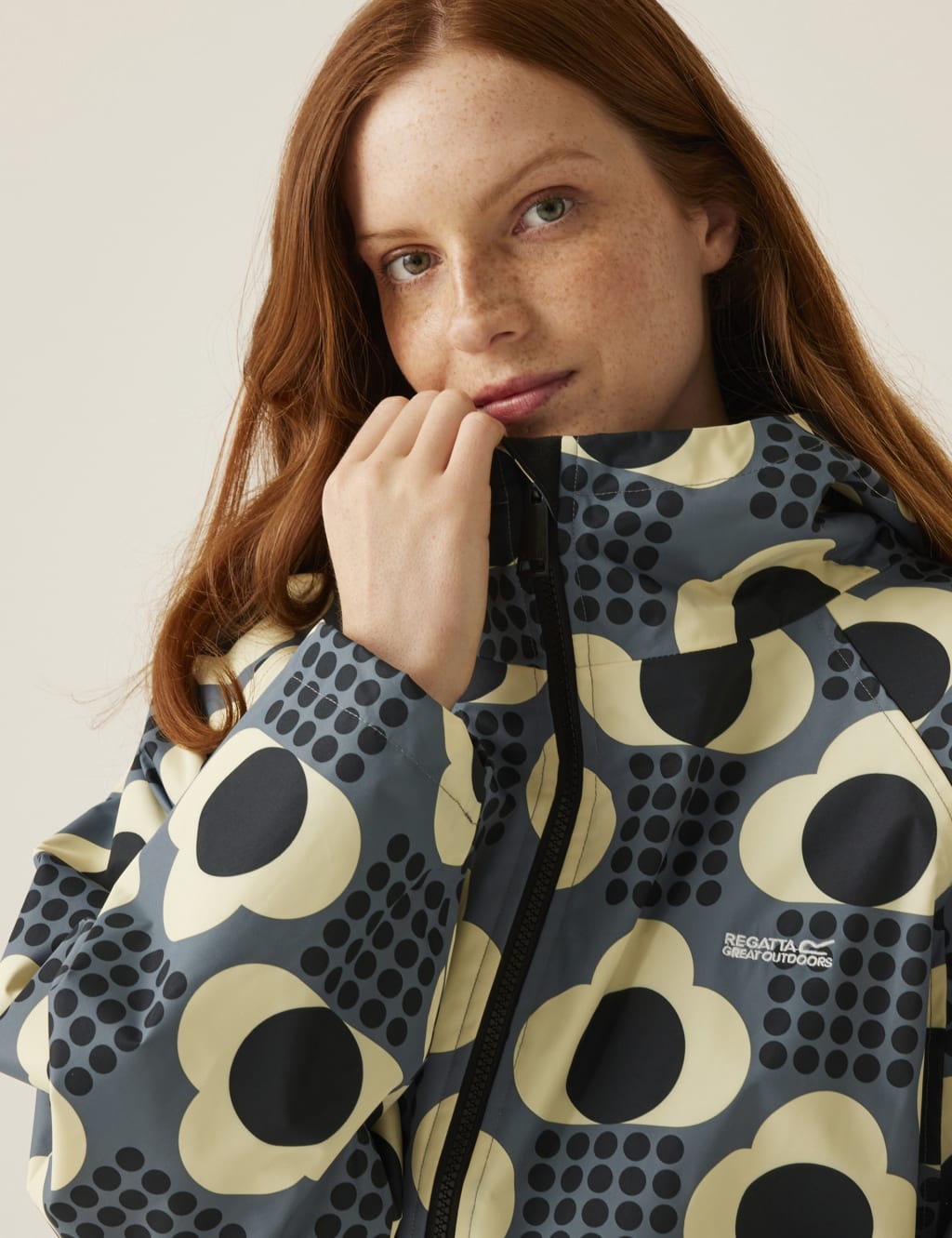 Orla Kiely Waterproof Hooded Changing Robe 5 of 7