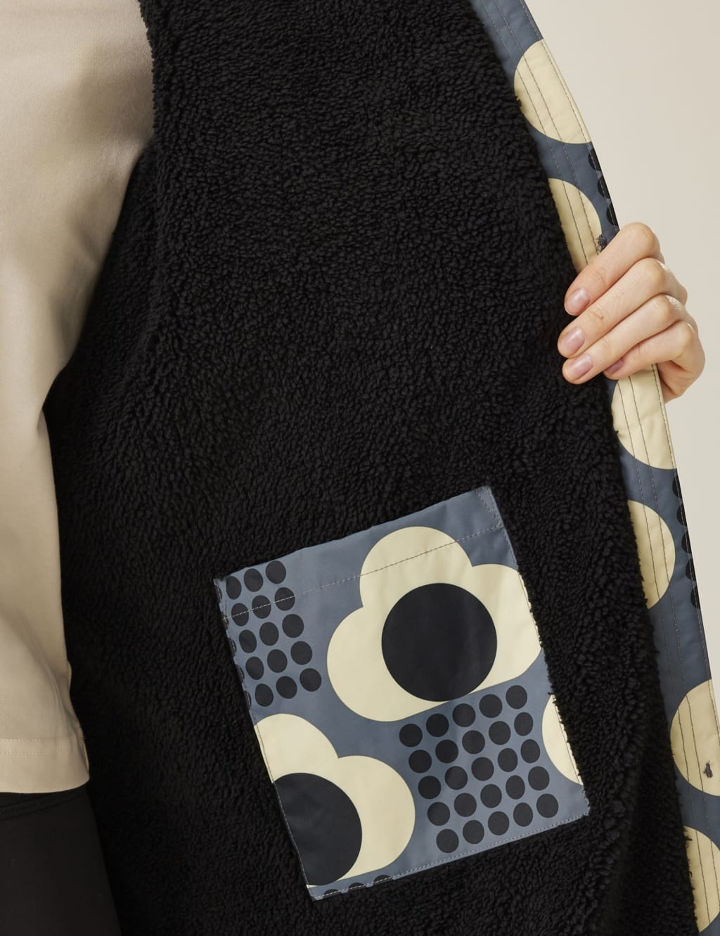 Orla Kiely Waterproof Hooded Changing Robe 7 of 7