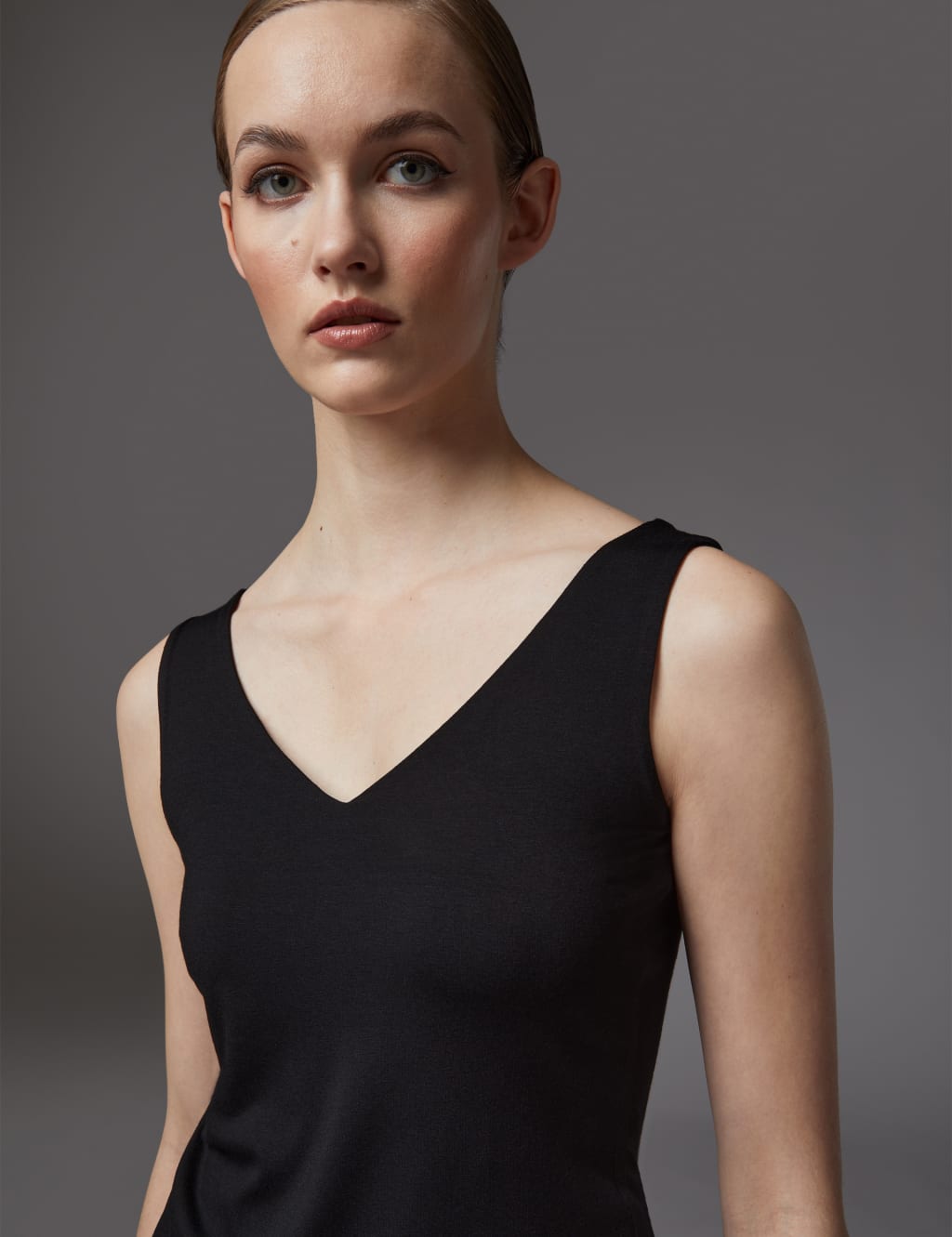 Jersey V-Neck Vest 3 of 4