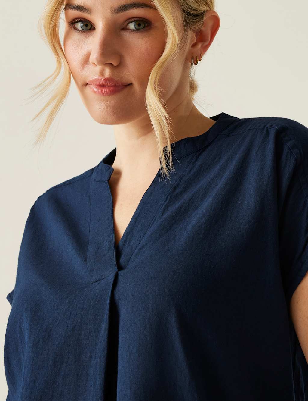 Rianne Cotton Rich V-Neck Blouse with Linen 3 of 7