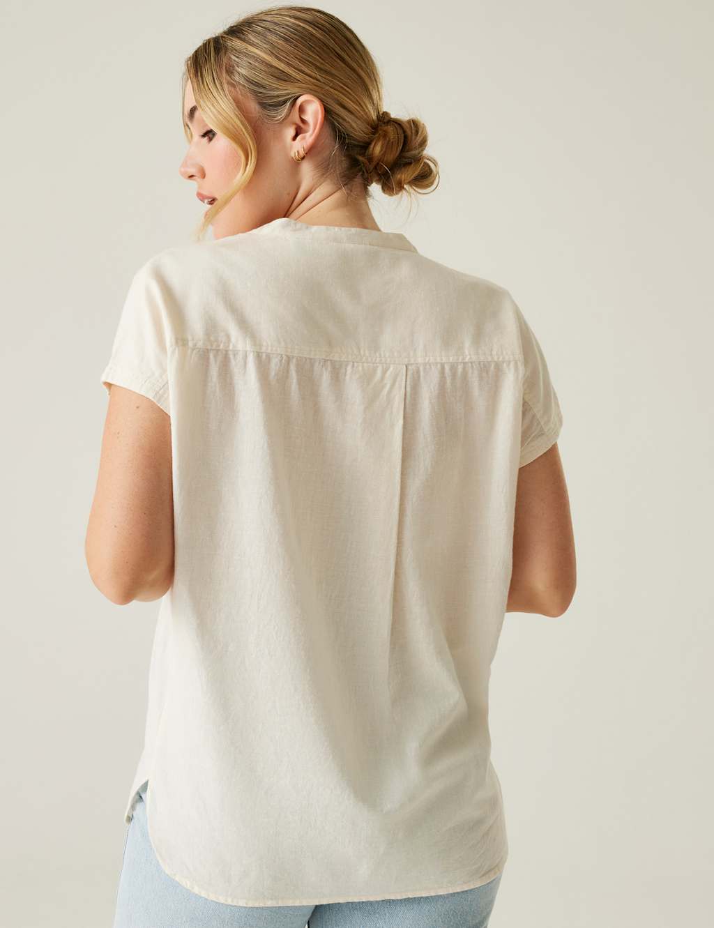 Rianne Cotton Rich V-Neck Shirt with Linen 3 of 7