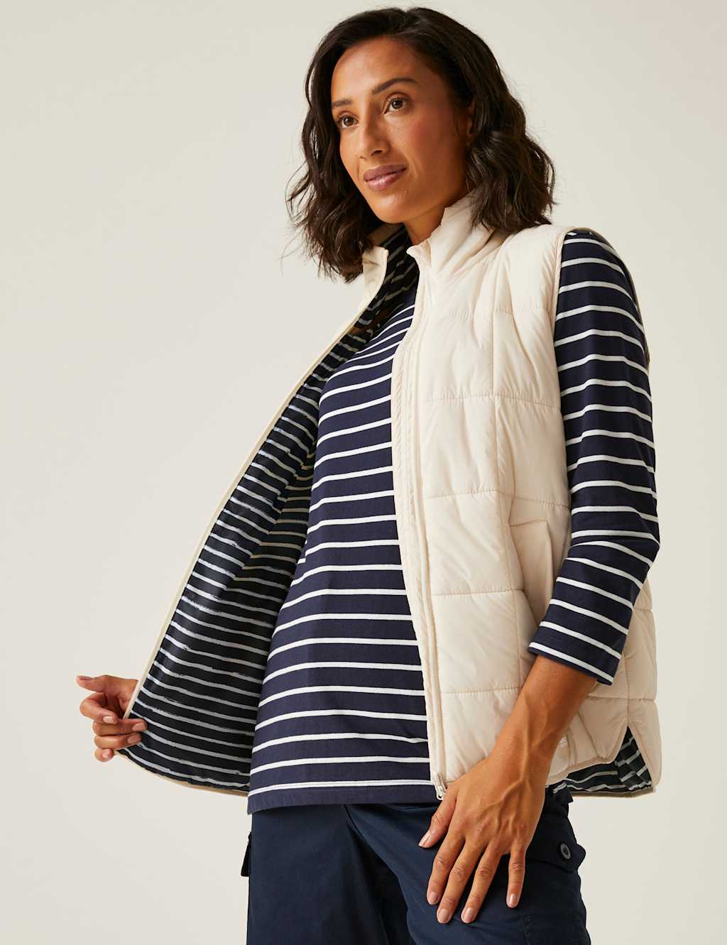 Courcelle II Quilted Padded Zip Up Gilet 3 of 9