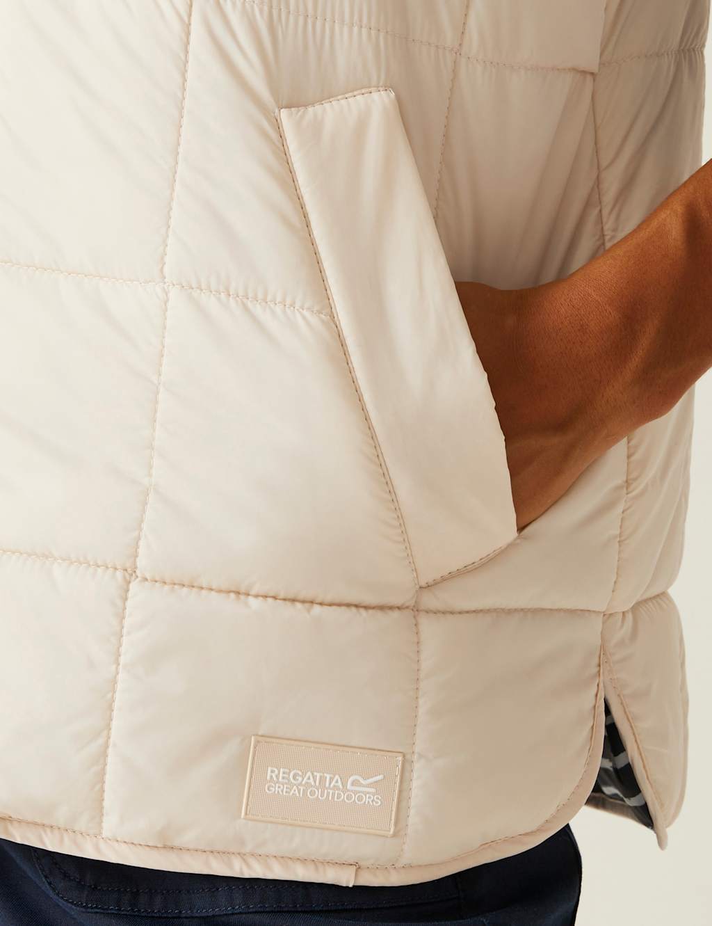 Courcelle II Quilted Padded Zip Up Gilet 6 of 9