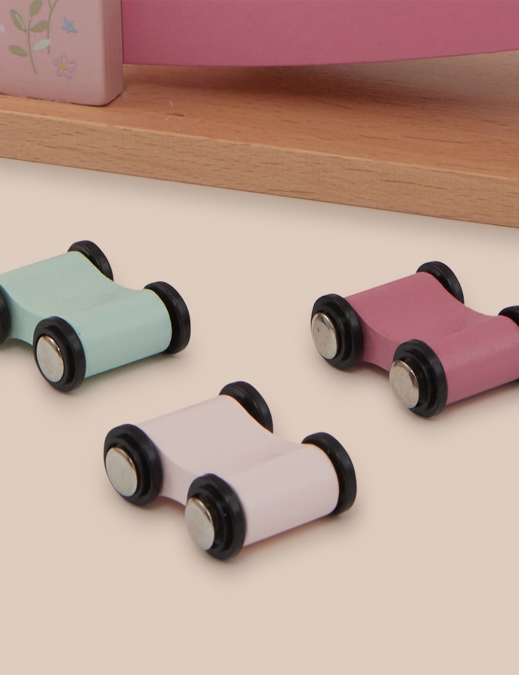 Pink wooden car new arrivals