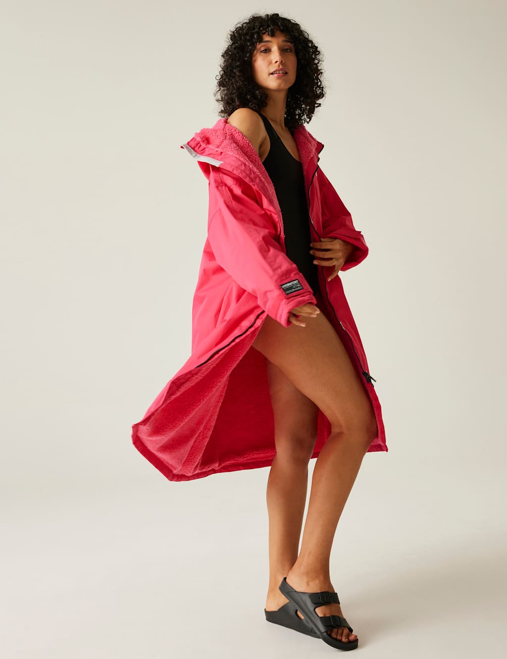 Waterproof Hooded Borg Lined Changing Robe 3 of 12