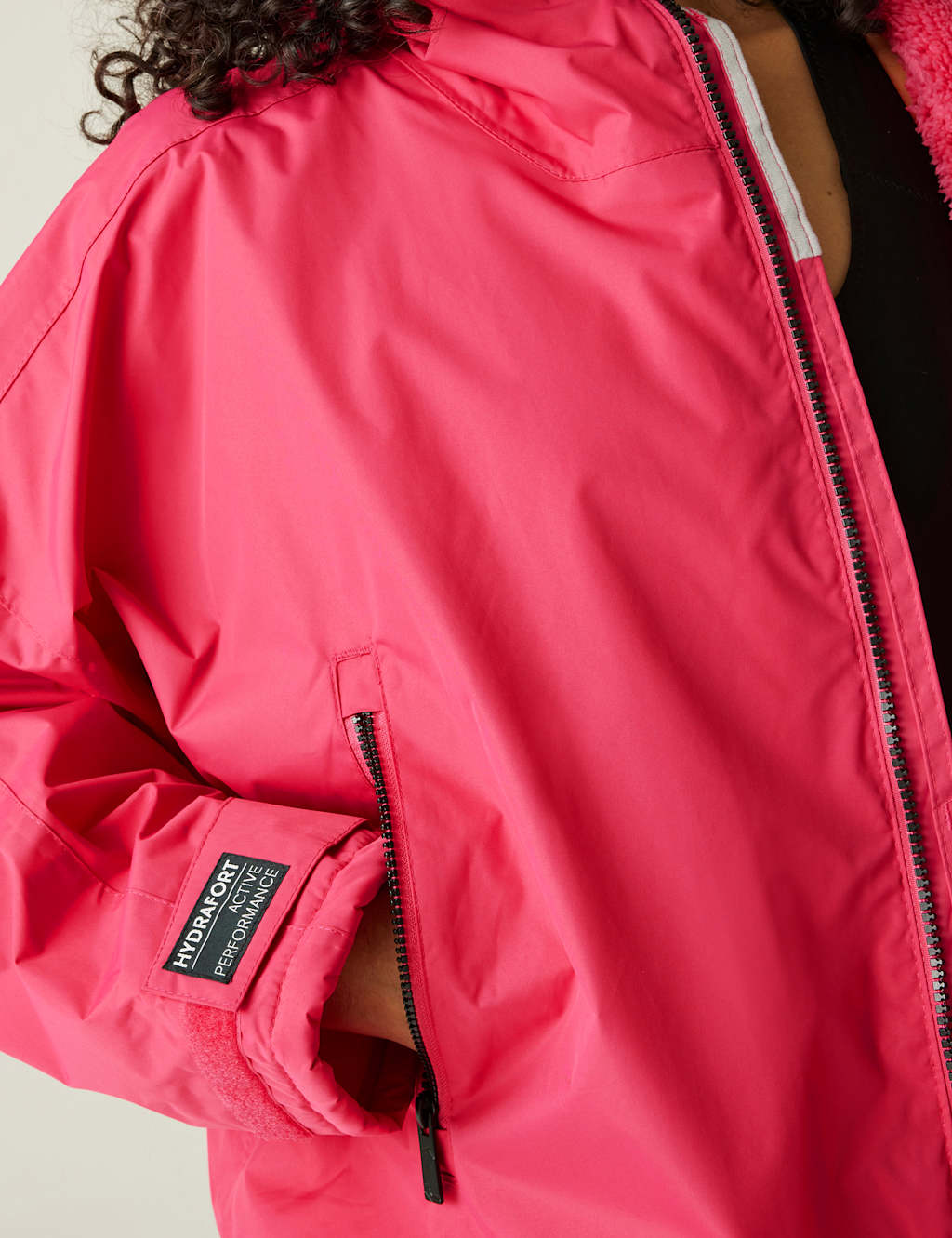 Waterproof Hooded Borg Lined Changing Robe 6 of 12