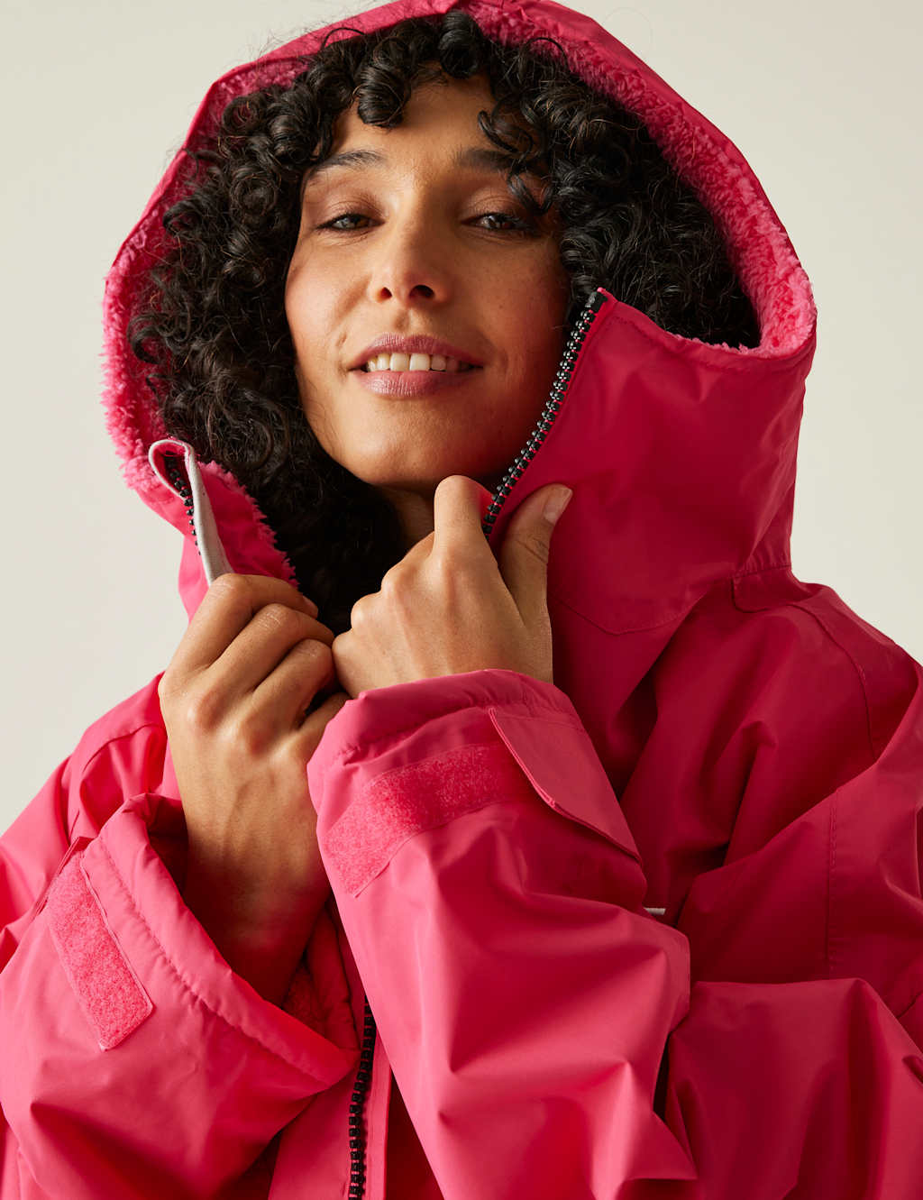 Waterproof Hooded Borg Lined Changing Robe 7 of 12