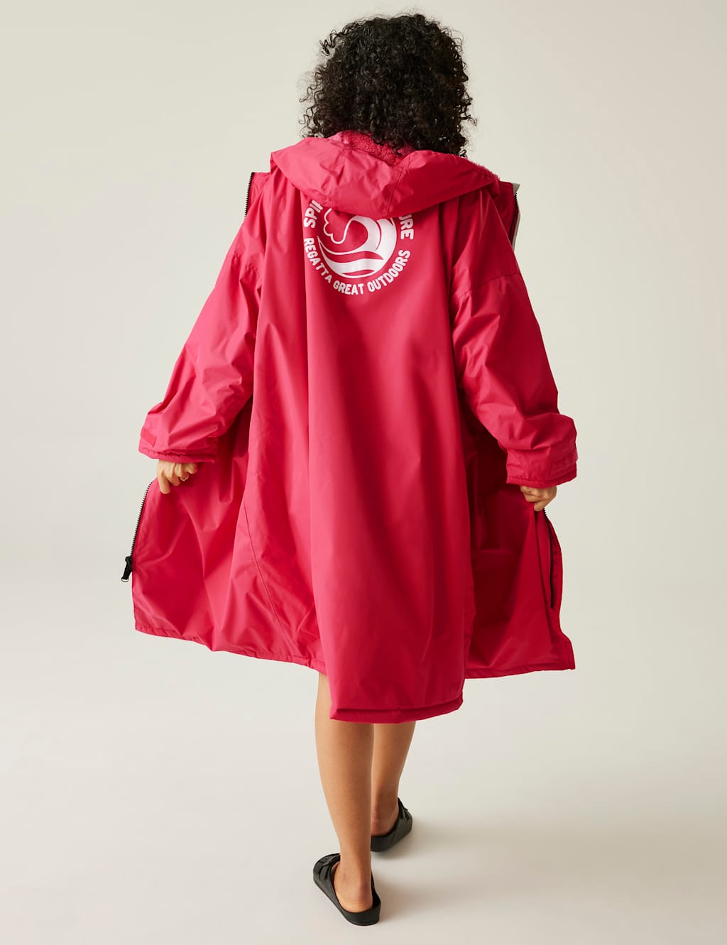 Waterproof Hooded Borg Lined Changing Robe 9 of 12