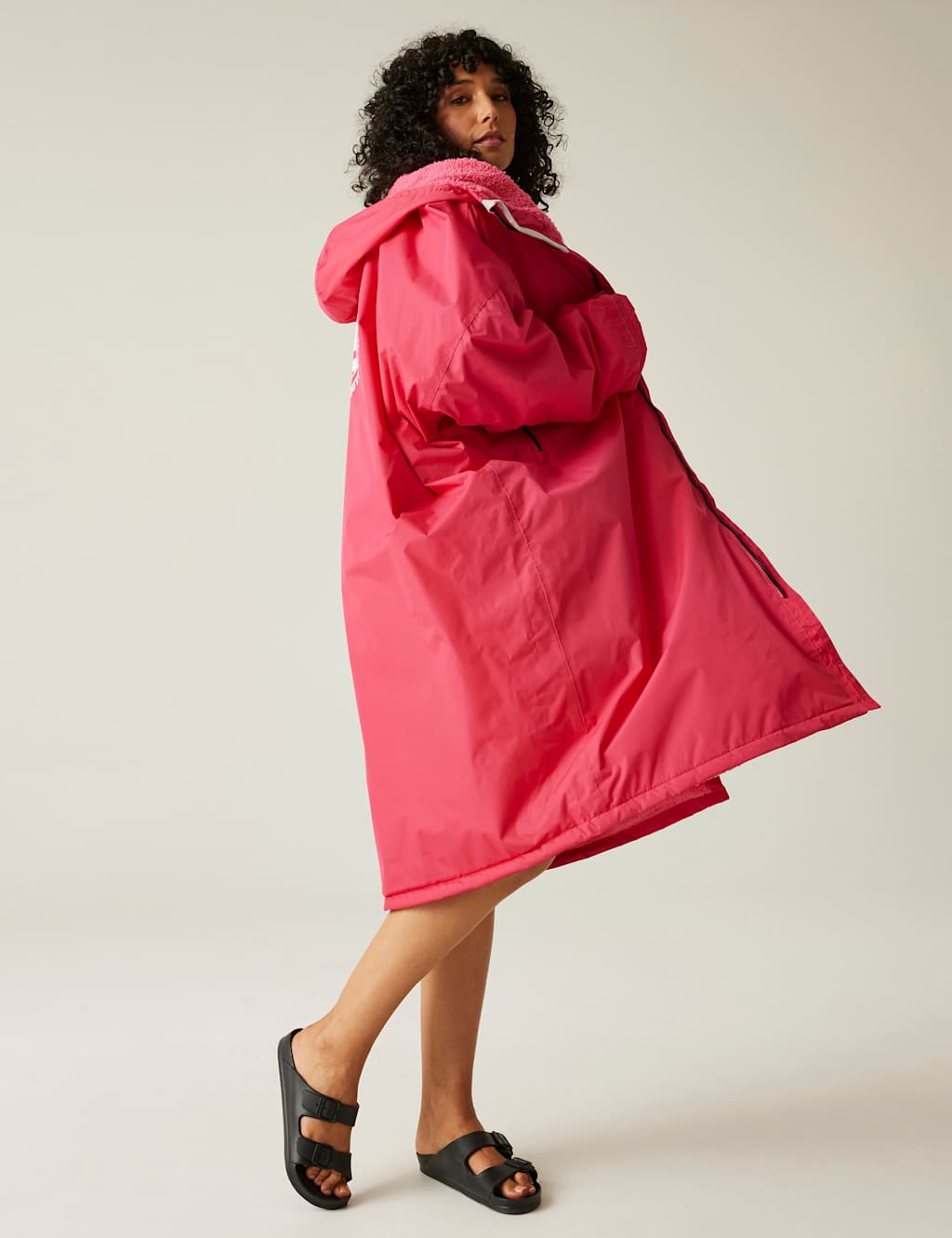 Waterproof Hooded Borg Lined Changing Robe 10 of 12