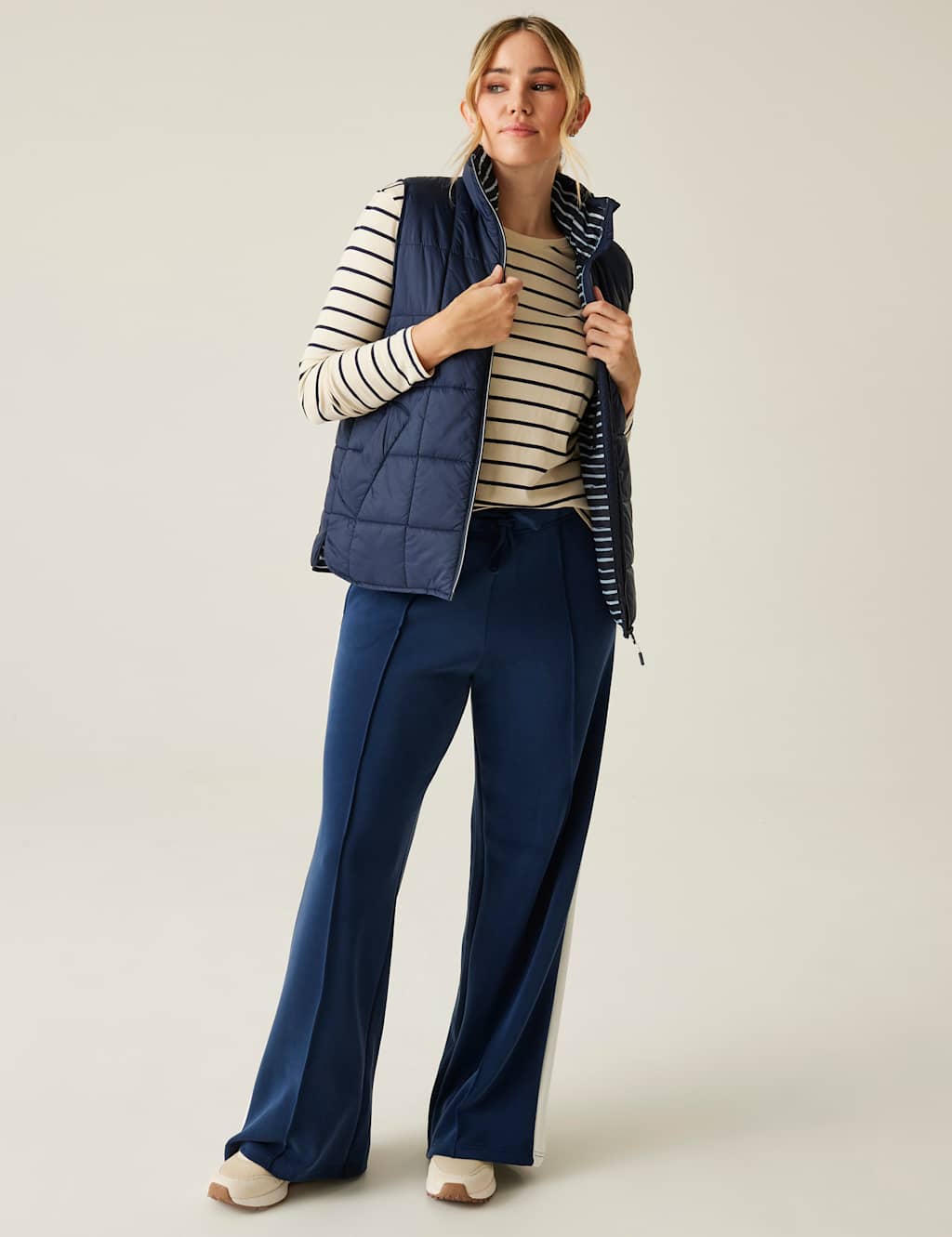 Courcelle II Padded Quilted Zip Up Gilet 3 of 8