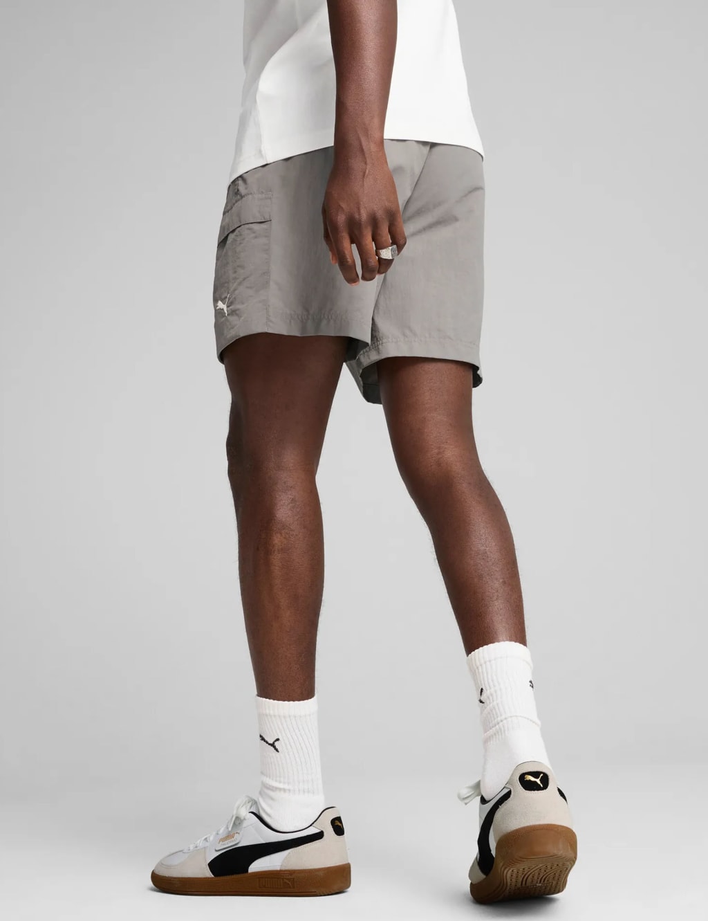 Wardrobe Essentials Relaxed Cargo Shorts 3 of 3