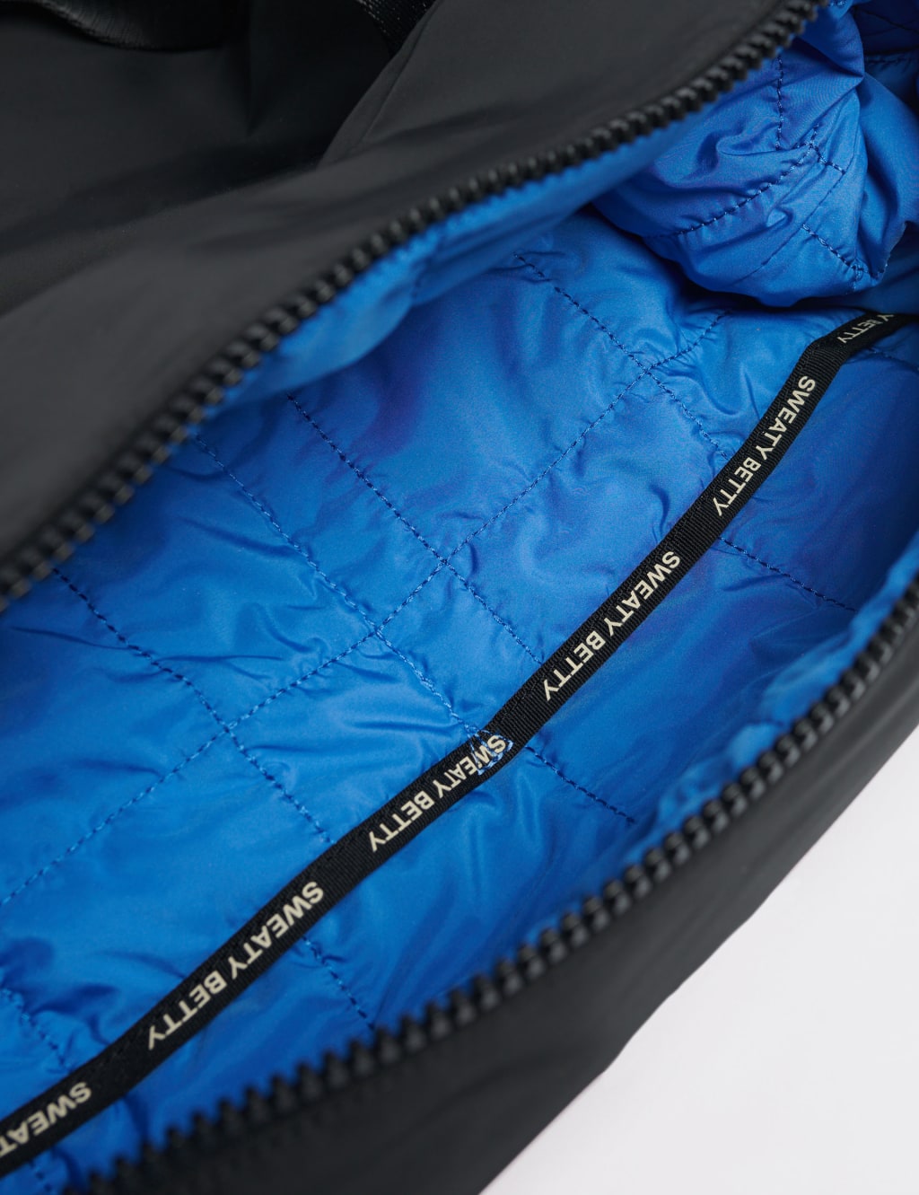 Strive Nylon Water Resistant Gym Bag 7 of 13
