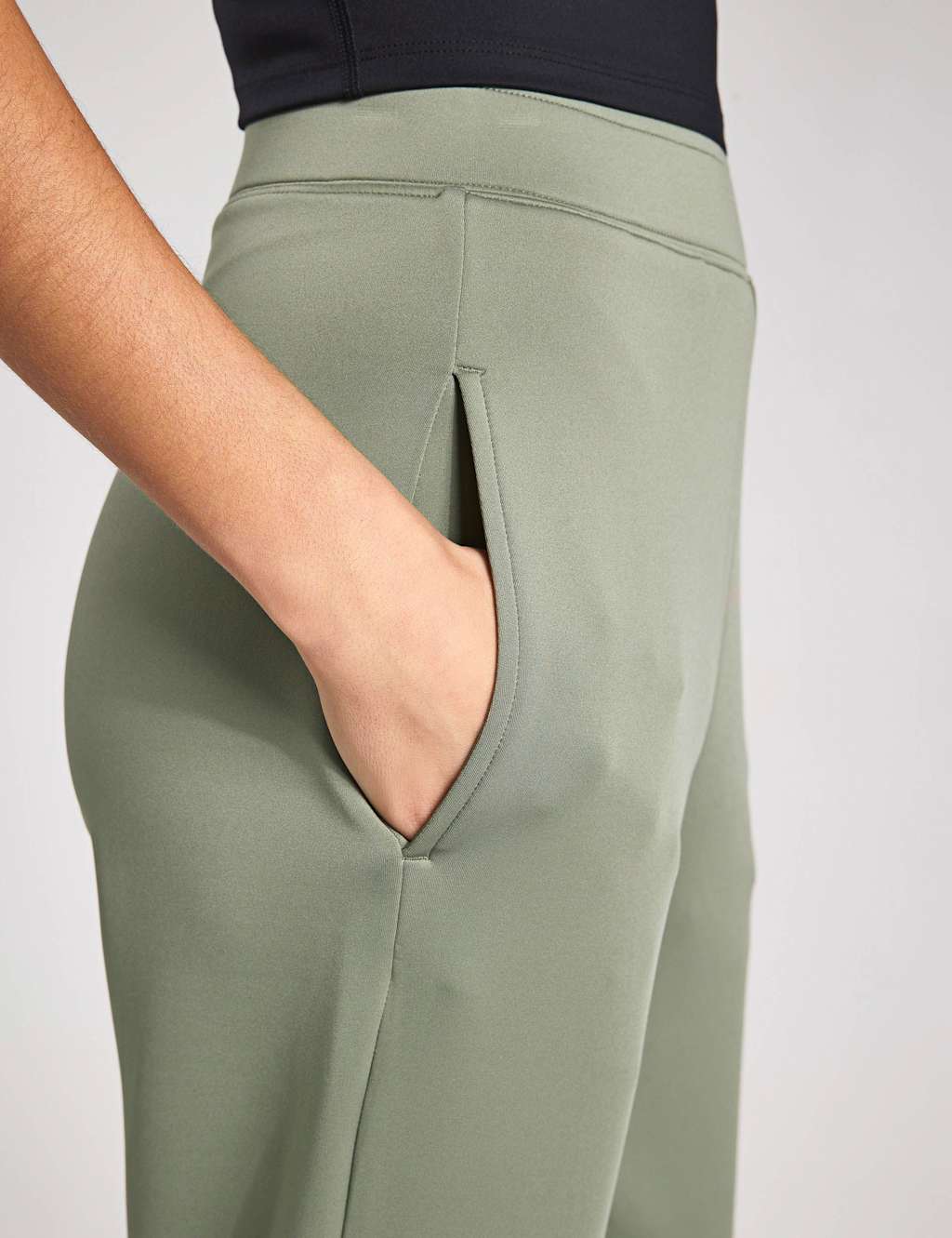 Isolde Relaxed Cropped Joggers 4 of 4