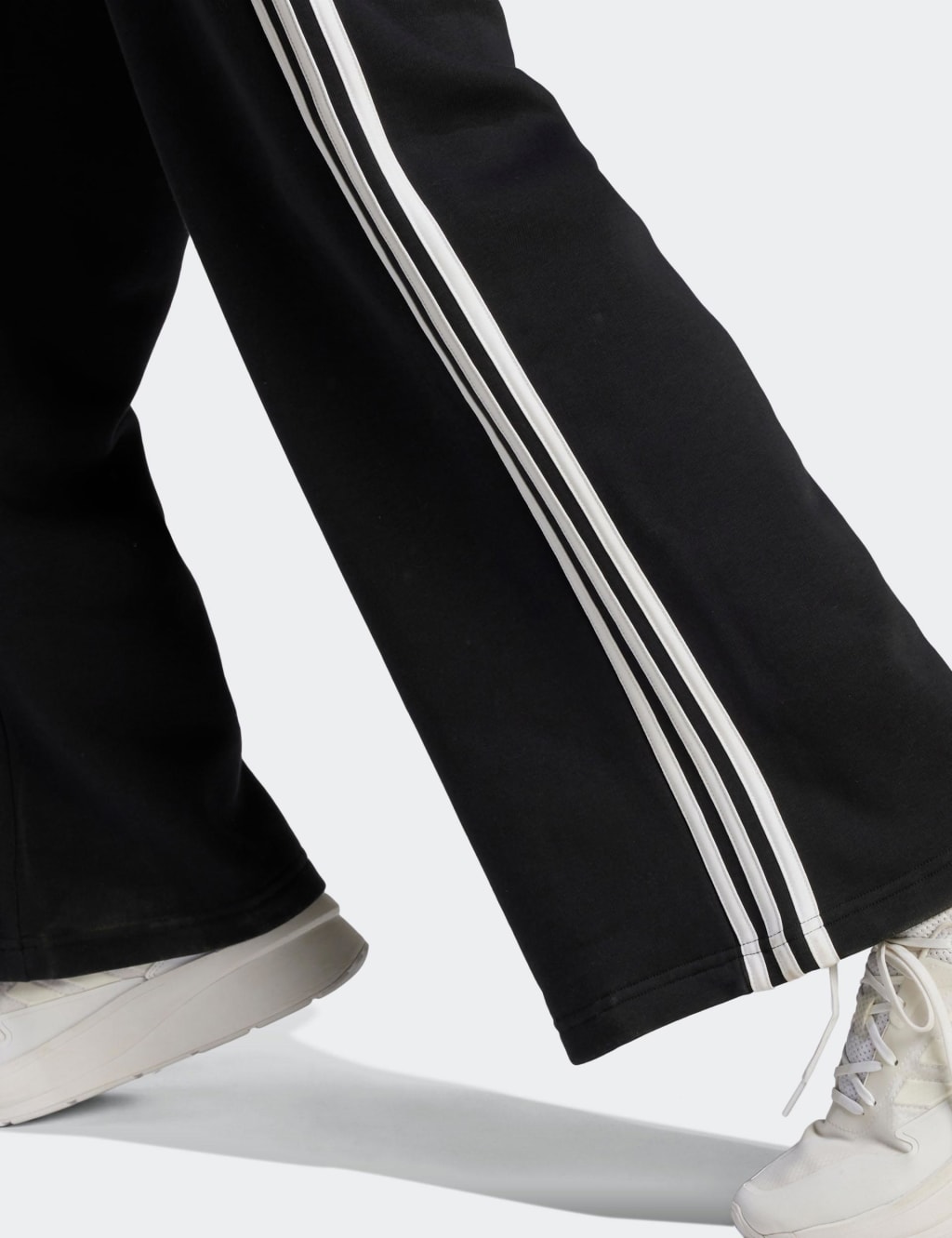 Adidas essentials 3 stripe joggers hot sale