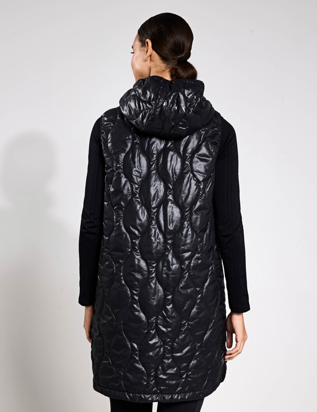 Tessa Quilted Hooded Gilet 2 of 6