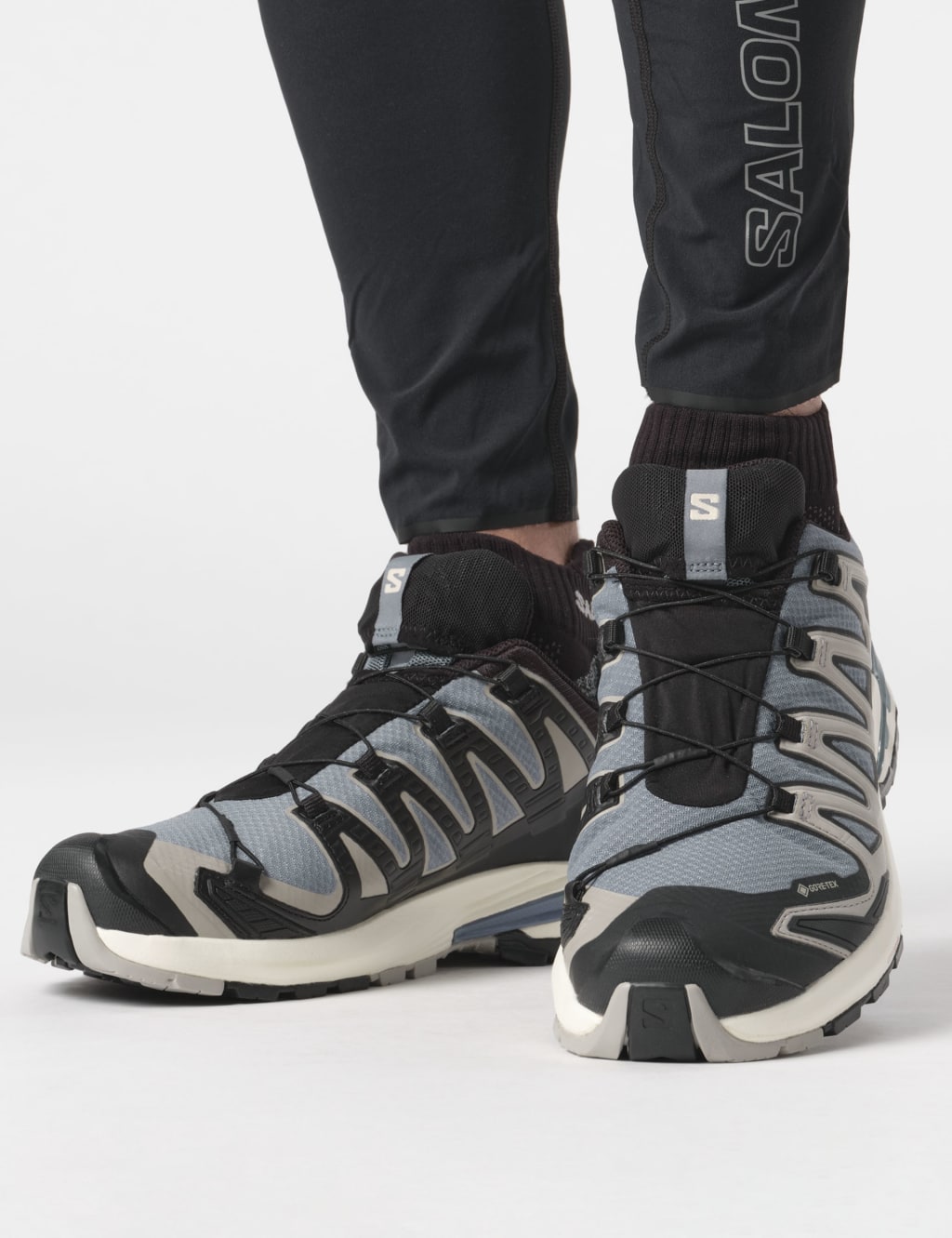 XA Pro 3D V9 Gore-Tex Trainers 2 of 6