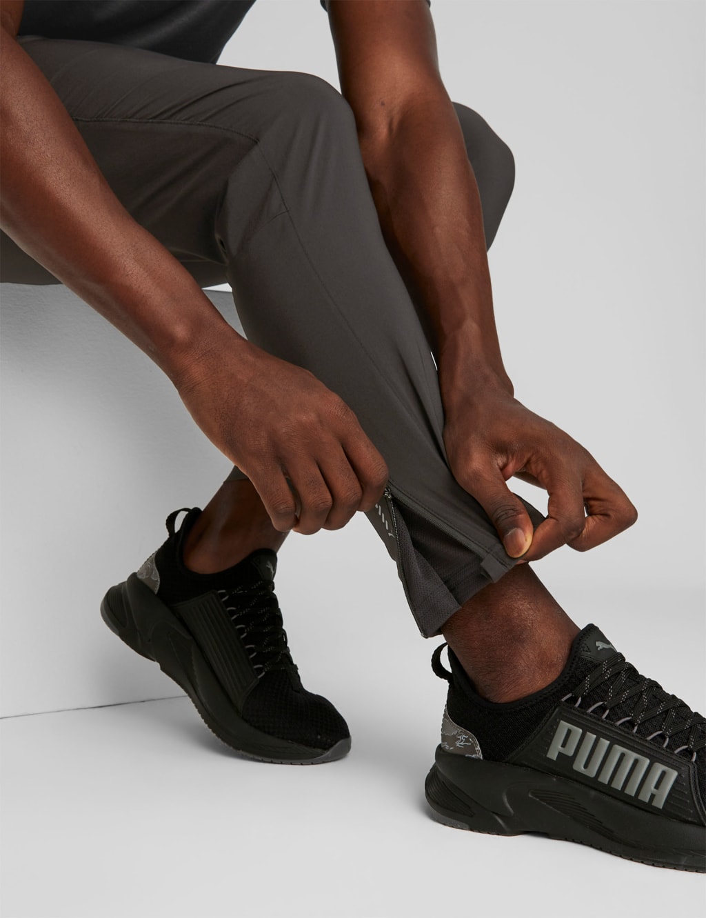 Puma essentials skinny fit joggers outlet