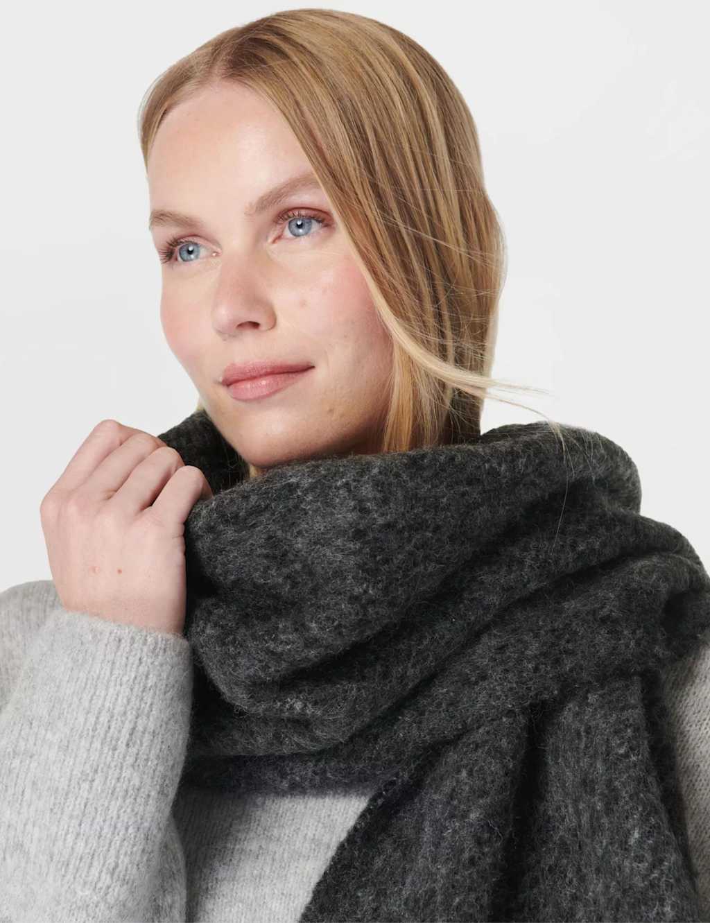 Soft Cloud Knitted Tassel Scarf 3 of 5