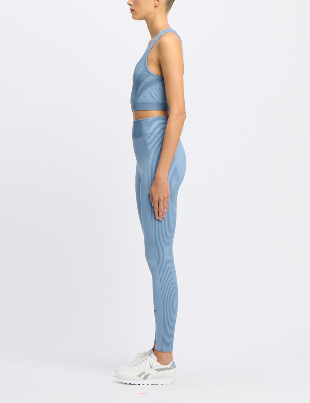 Lab Seamless Non Wired Crop Top Sports Bra 3 of 4