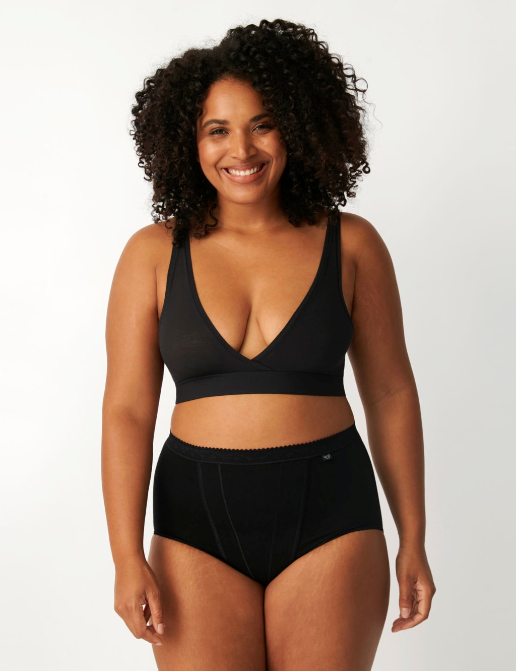 2pk High Waisted Control Maxi Full Briefs 2 of 5