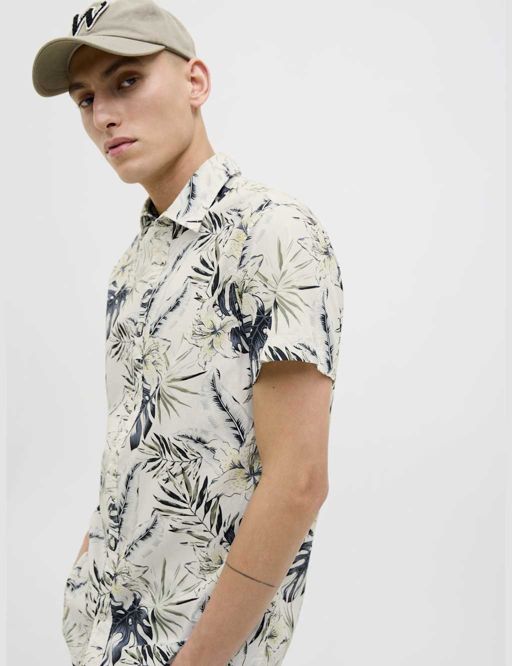 Pure Cotton Hawaiian Shirt 4 of 8