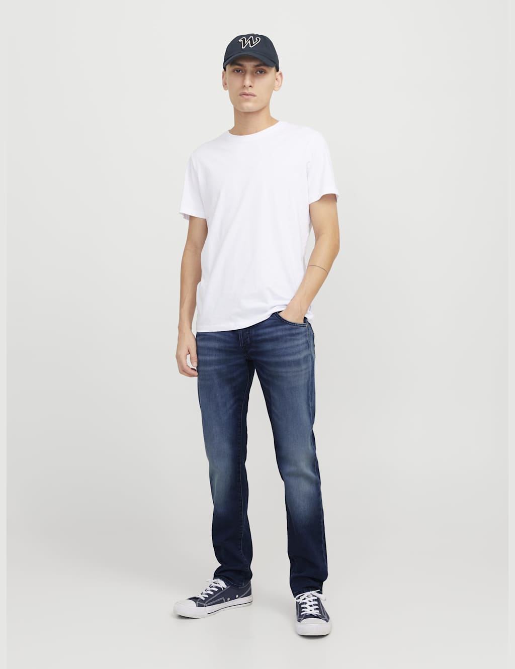 Tapered Fit Cotton Blend 5 Pocket Jeans 4 of 9
