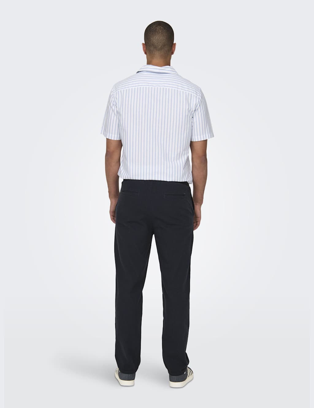 Loose Fit Lightweight Trousers with Linen 3 of 4