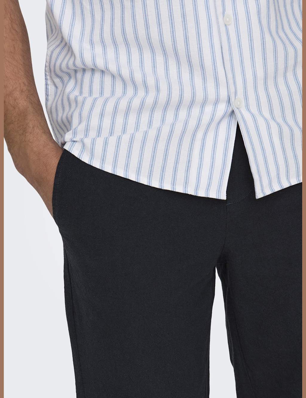 Loose Fit Lightweight Trousers with Linen 4 of 4