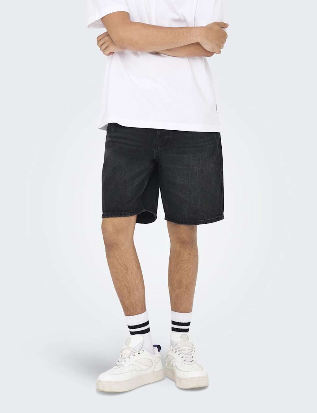 5 Pocket Rigid Denim Shorts 3 of 6