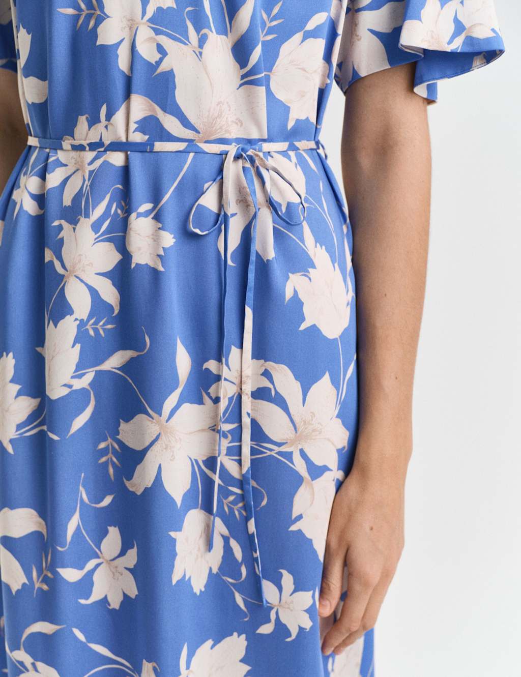Floral V-Neck Belted Tea Dress 2 of 7