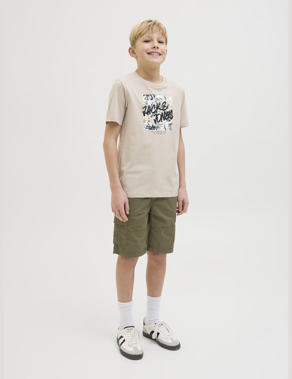 Pure Cotton Cargo Shorts (8-16 Yrs) 3 of 7