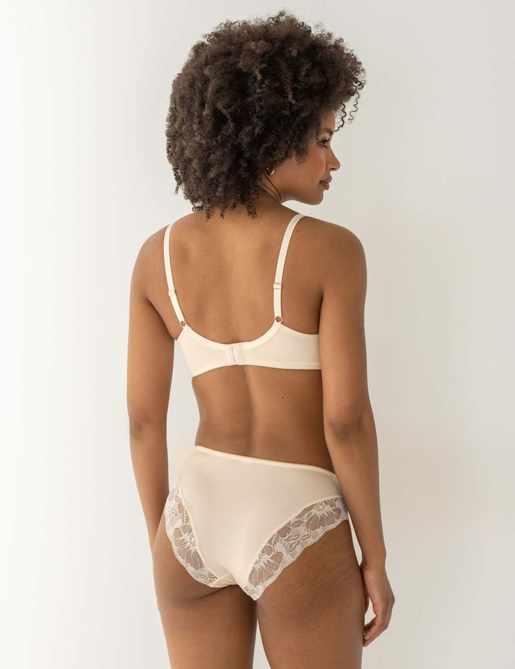 Atelier High Apex Lightly Padded Bra (B-F) 5 of 9